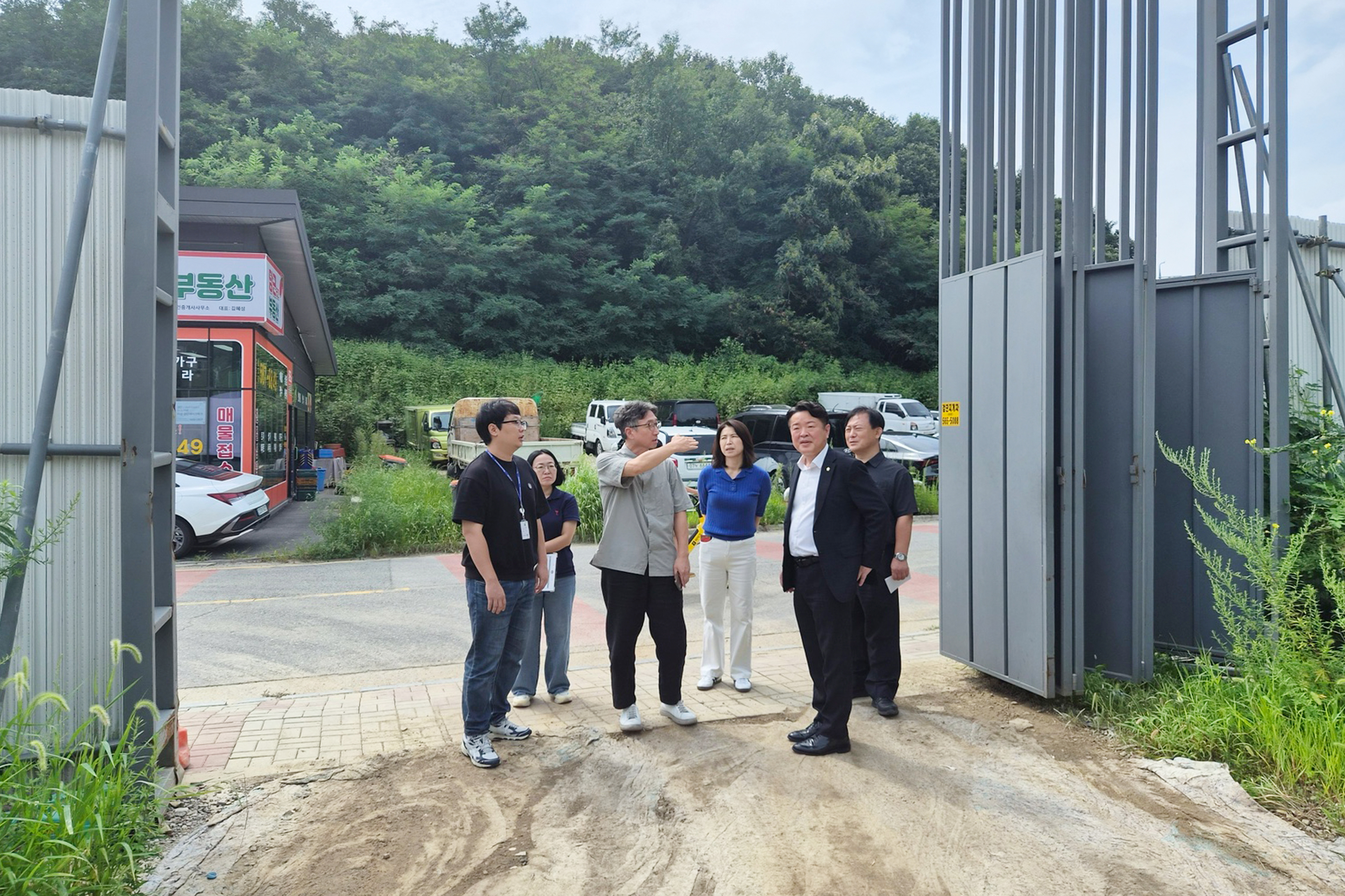 마전고등학교_통학로_인도_경계석_파손_민원_현장방문_(1).jpg 이미지