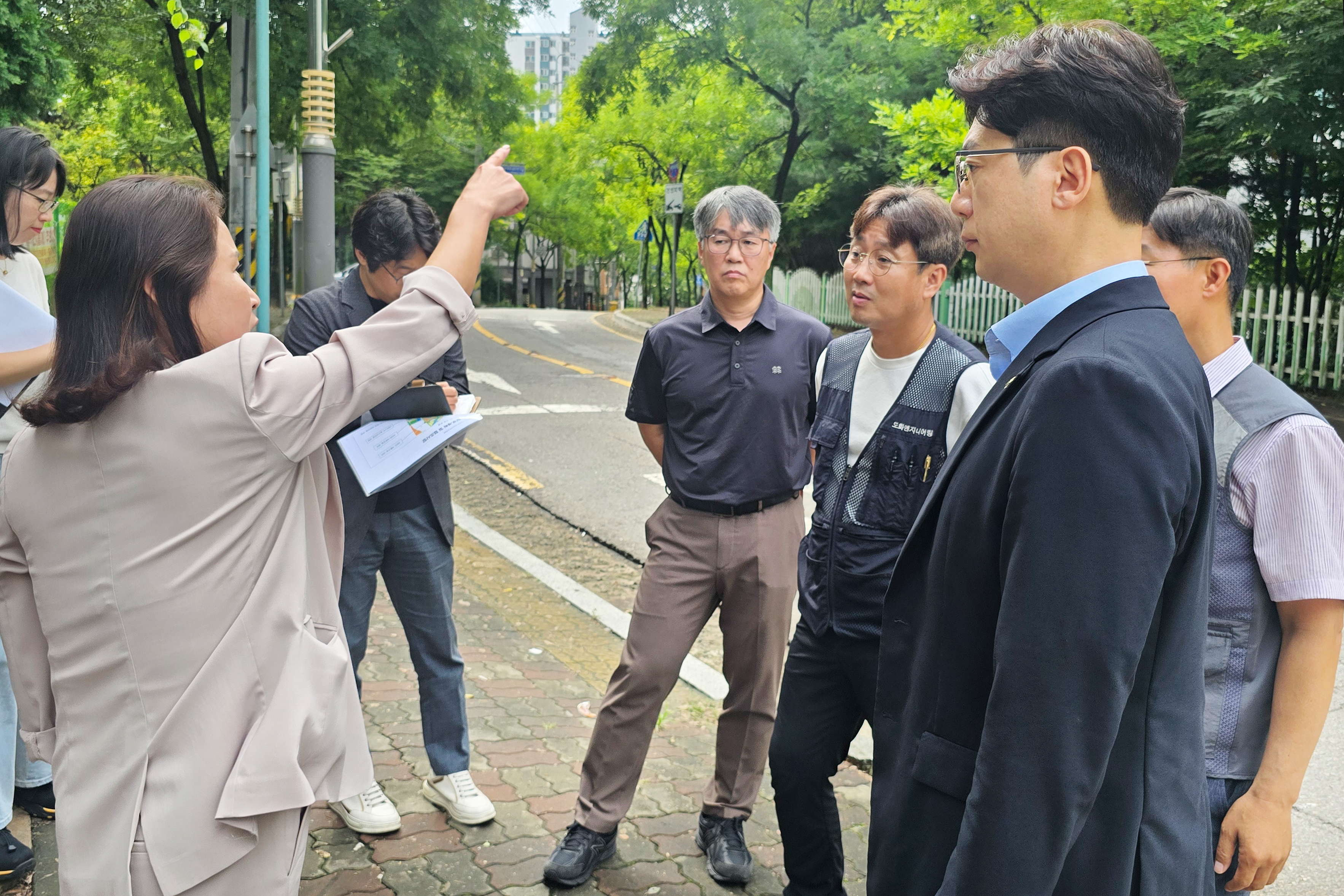 공사차량_통행_증가로_인한_안전사고_관련_현장점검.jpg 이미지