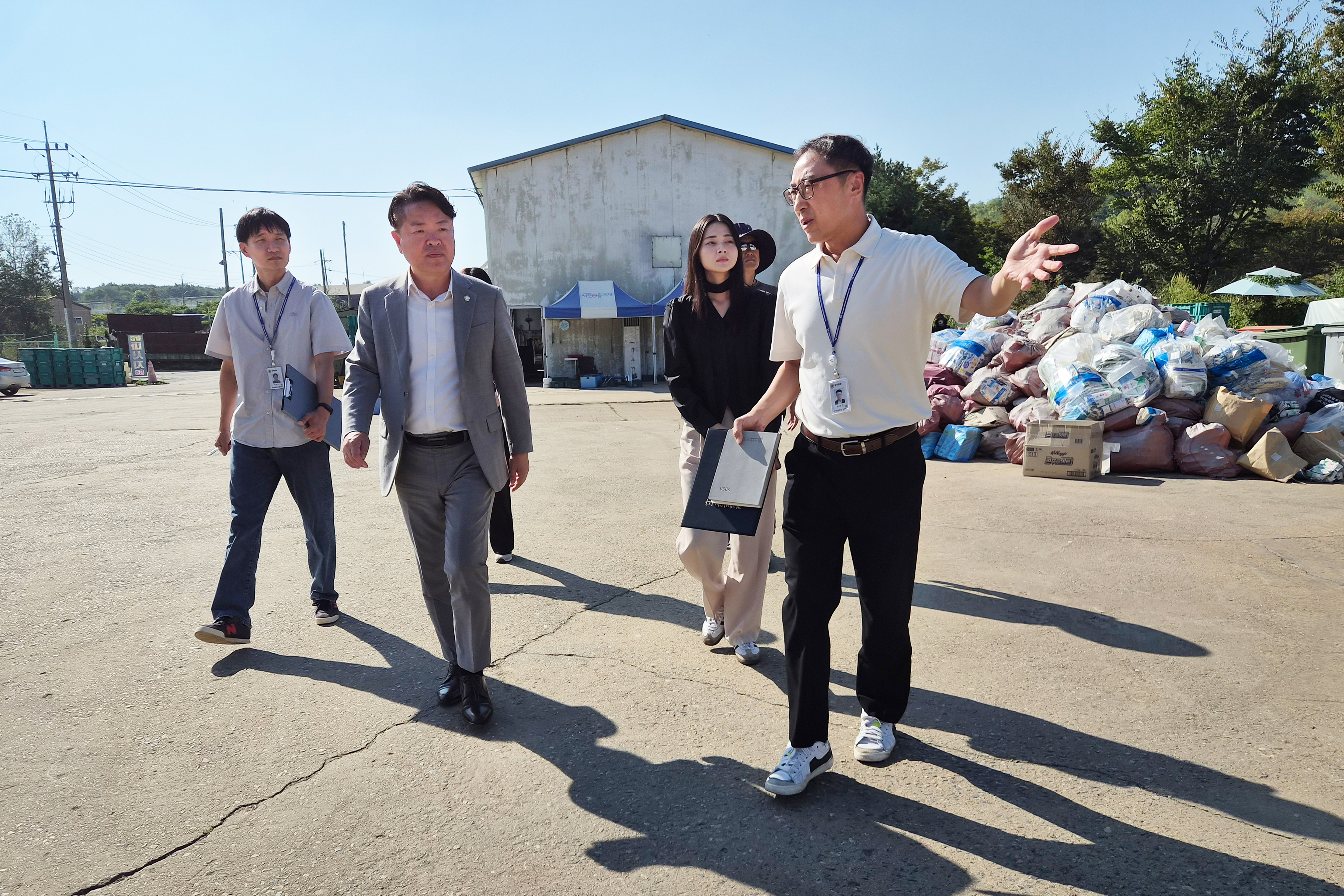 왕길동_쓰레기선별장_방문_(2).jpg 이미지