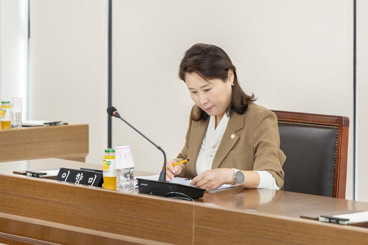 제3회 임시회 폐회중 제3차 행정사무감사특별위원회(2026.10.12.) 사진